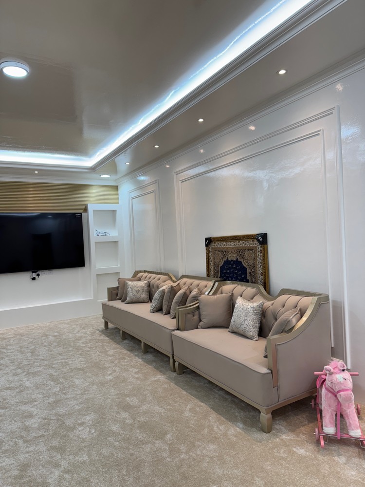 New sofa make 7 setter available  - 4