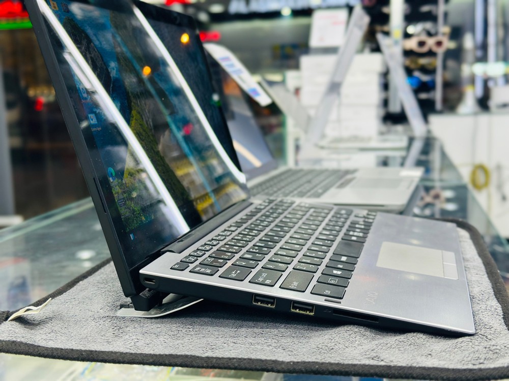 SONY Vaio 2in1 touch screen lapto - 5