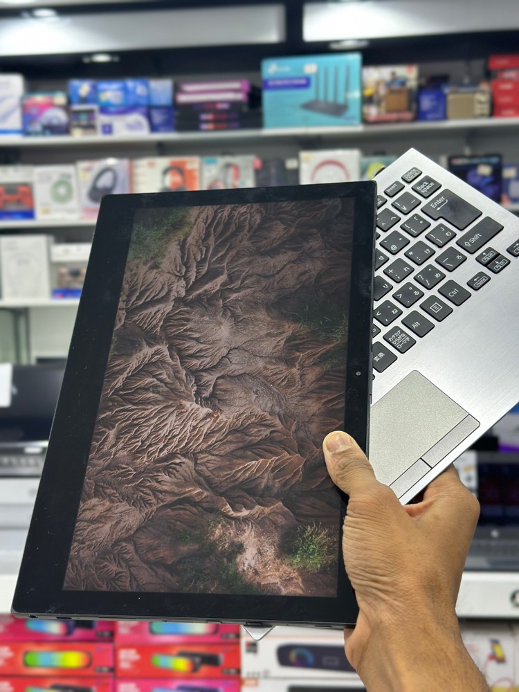 SONY Vaio 2in1 touch screen lapto - 3