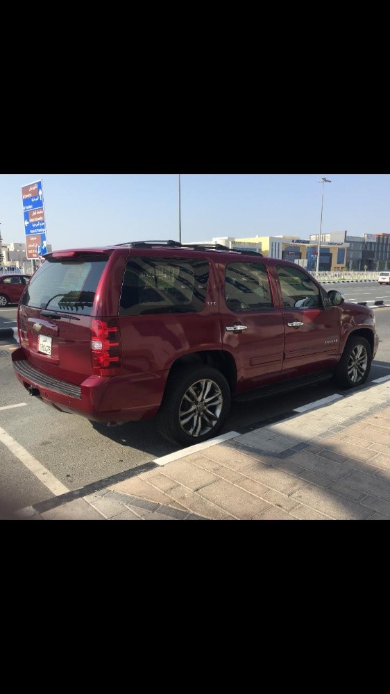 Chevrolet Tahoe - 4