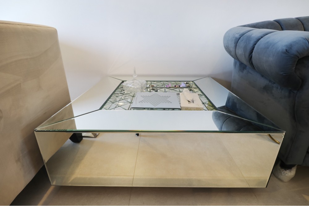 The One Luxury table  - 1