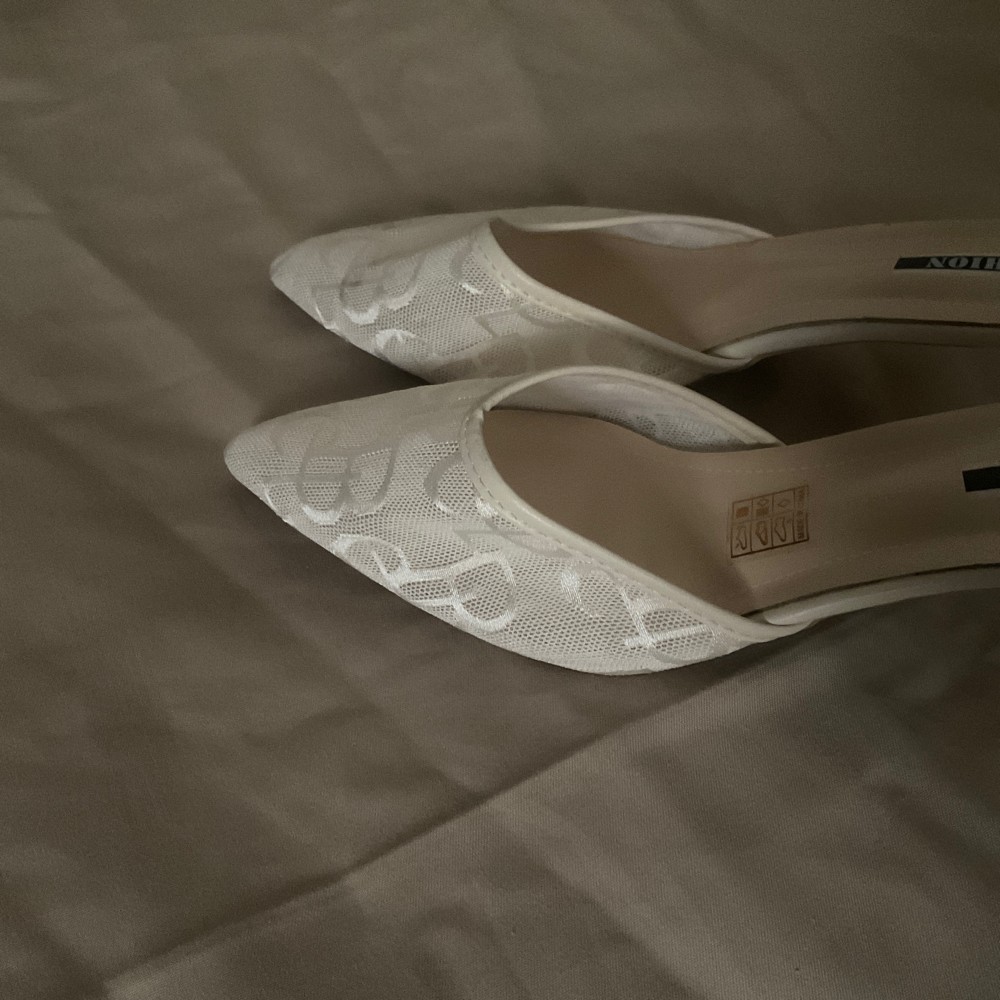 white heel  - 2