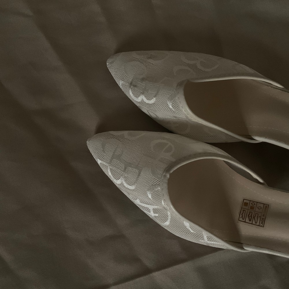 white heel  - 1