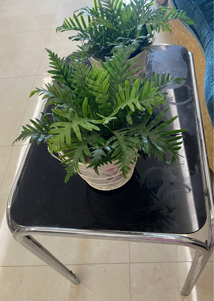 طاولة للبيع - 1