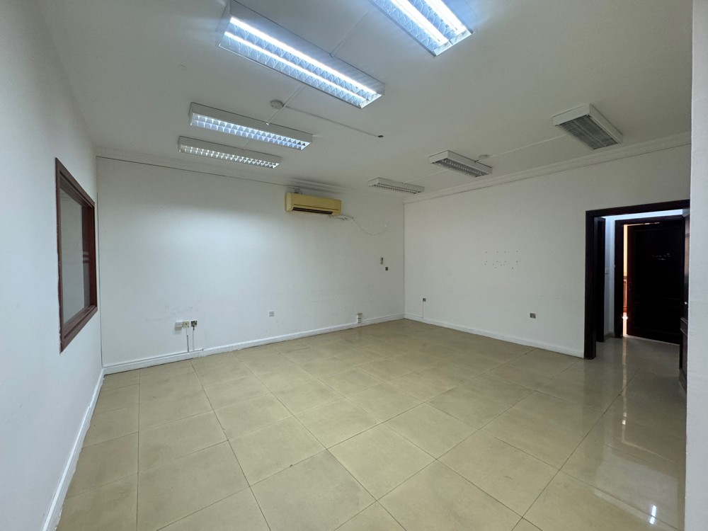 Commercial Villa For Rent  - 9
