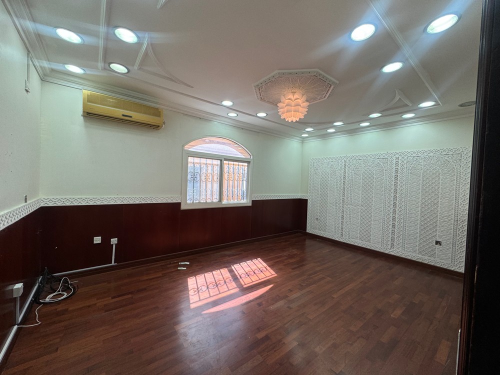 Commercial Villa For Rent  - 8