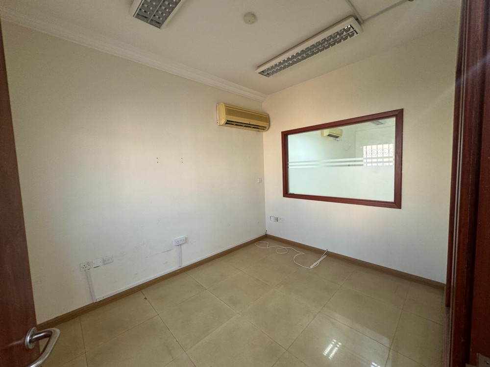Commercial Villa For Rent  - 13
