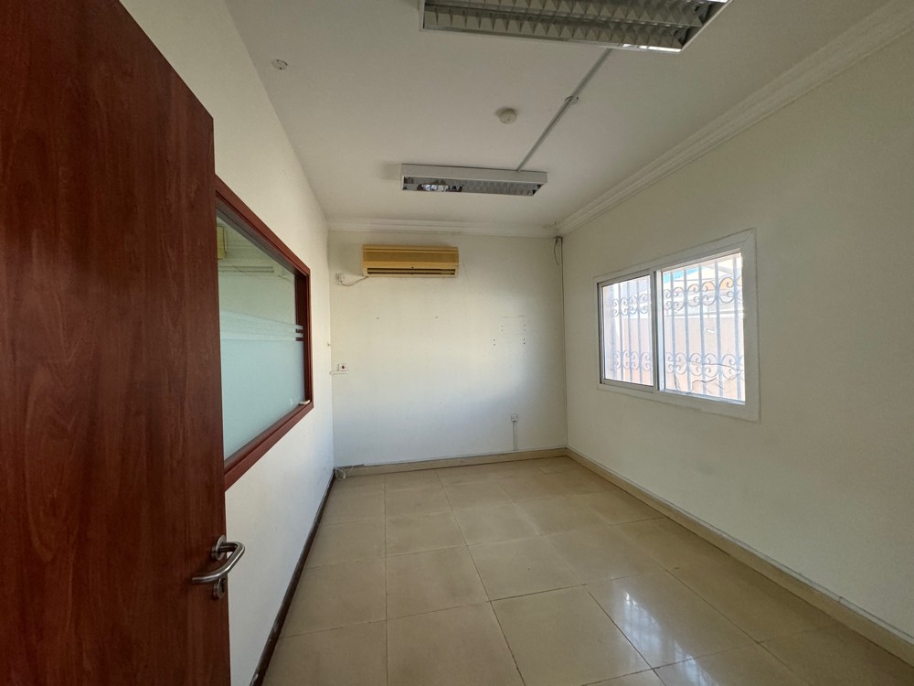 Commercial Villa For Rent  - 12