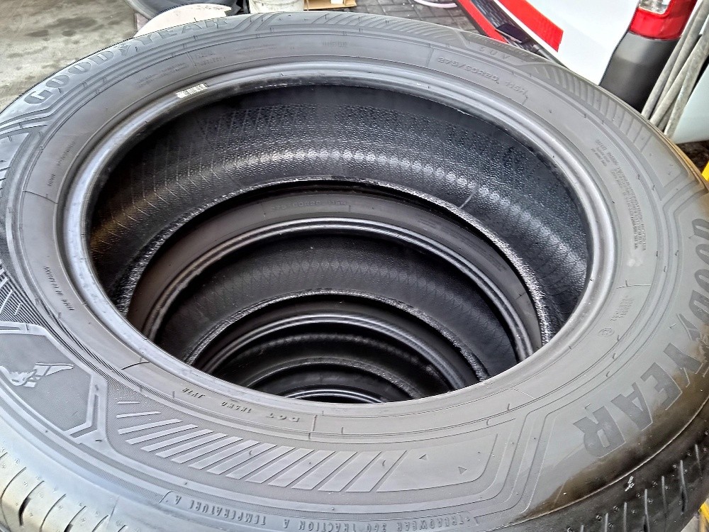 275-60-20,,Goodyear brand - 6
