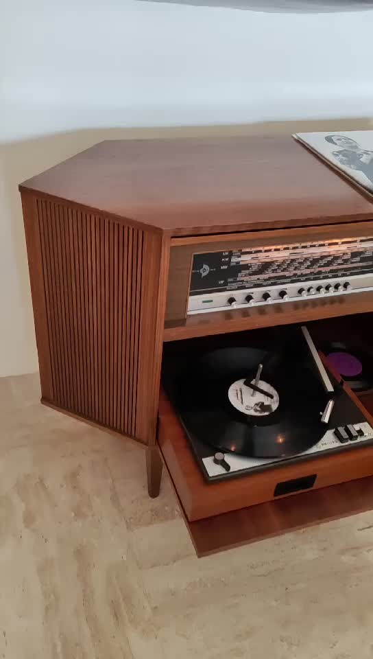 Stereo Radio and Vinyl - 8