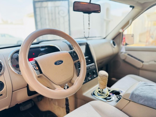 Ford Explorer XLT V6 - 6