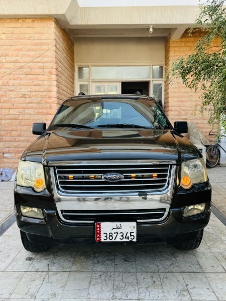 Ford Explorer XLT V6 - 1