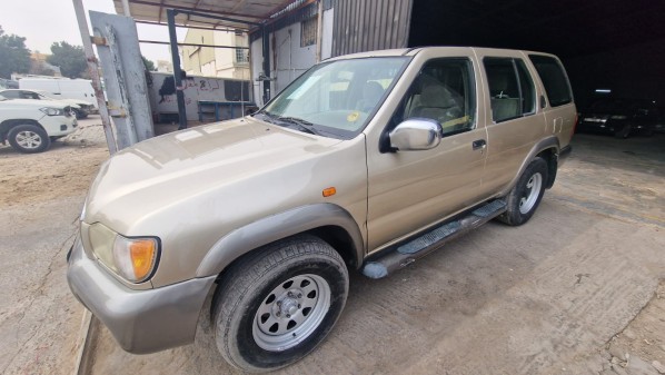 2003 Nissan Pathfinder Gold new - 2