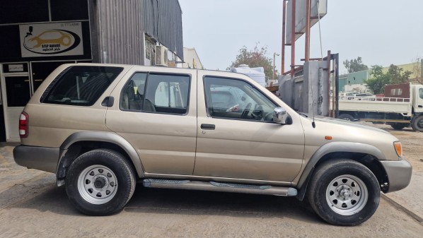 2003 Nissan Pathfinder Gold new - 4