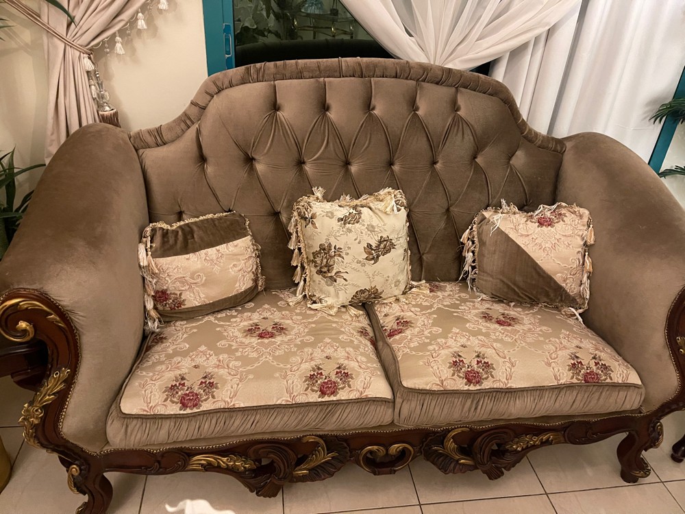 Two sofas+ table - 3