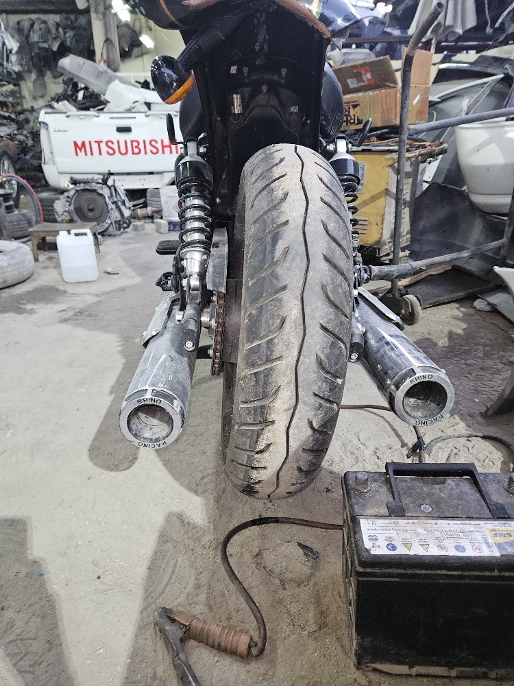 Royal Enfield super meteor 650 - 4