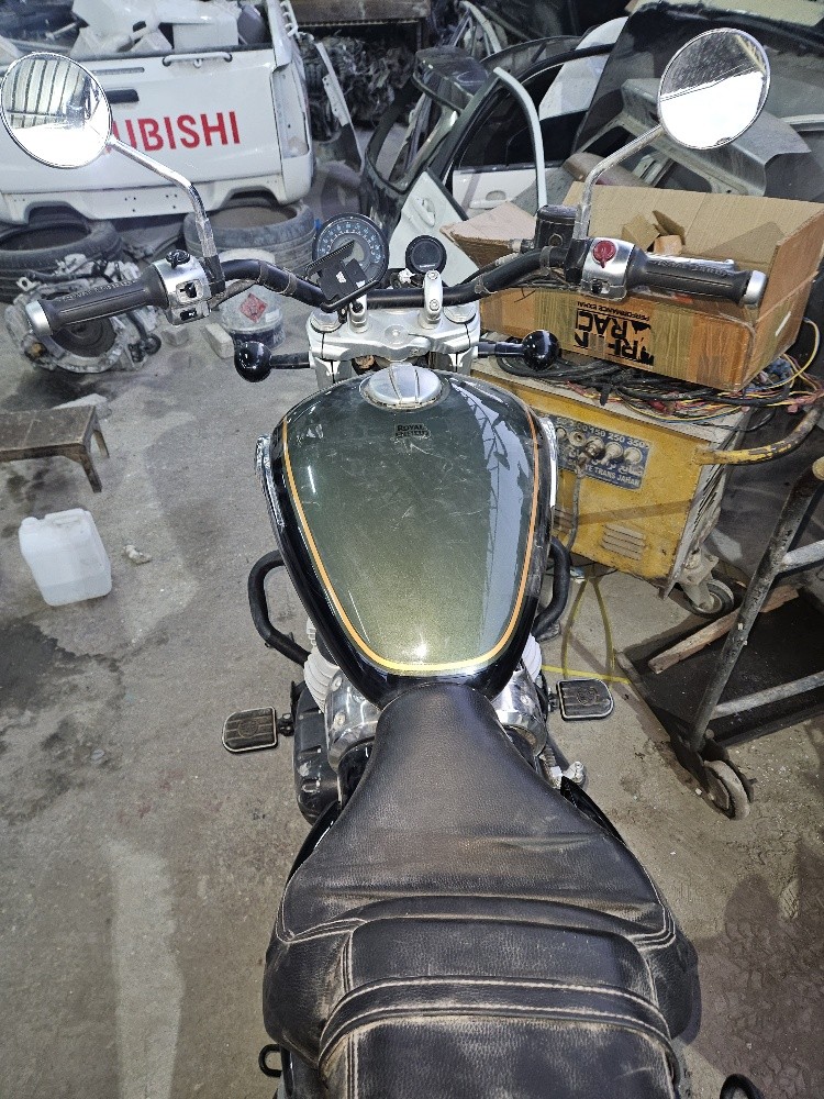 Royal Enfield super meteor 650 - 1