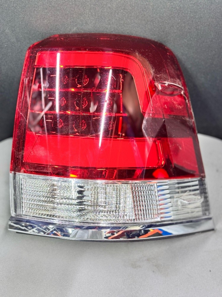 Land Cruiser 2016 Back Lamp - 1