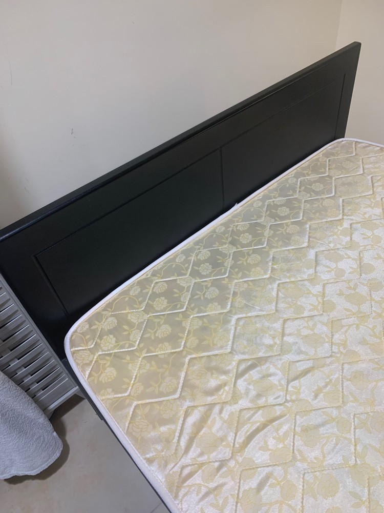 black bed - 4