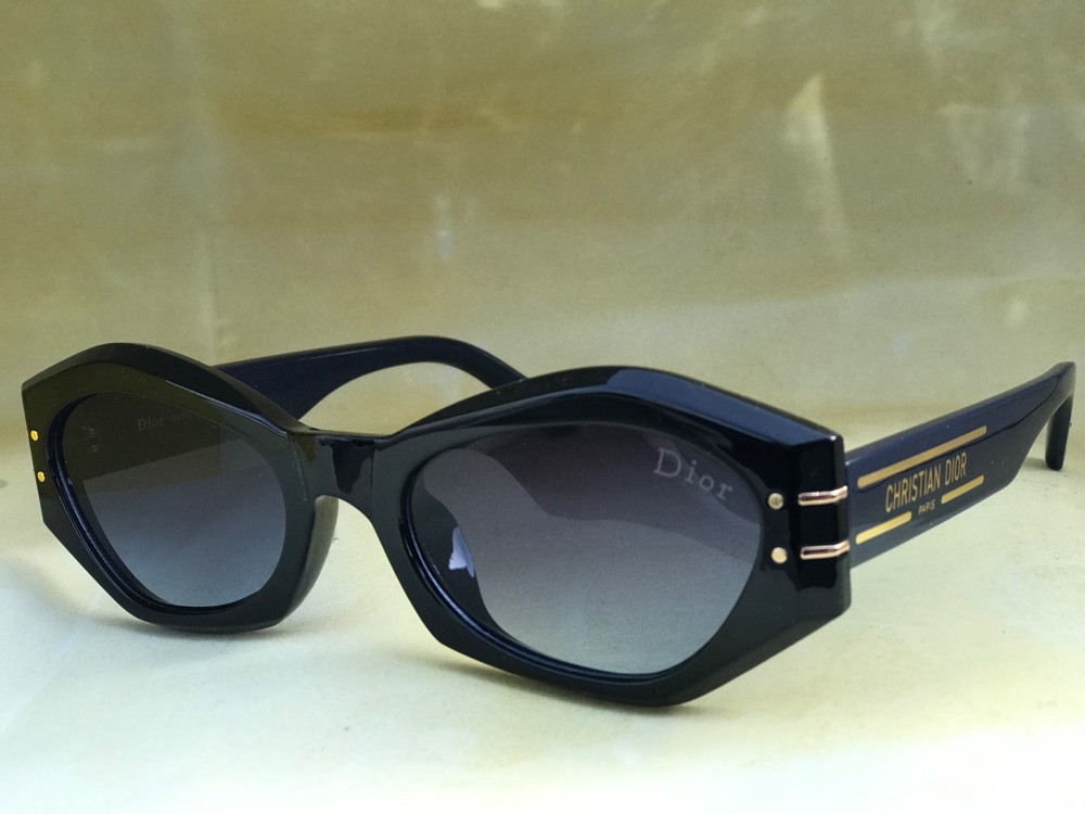 sunglasse in different brands - 13
