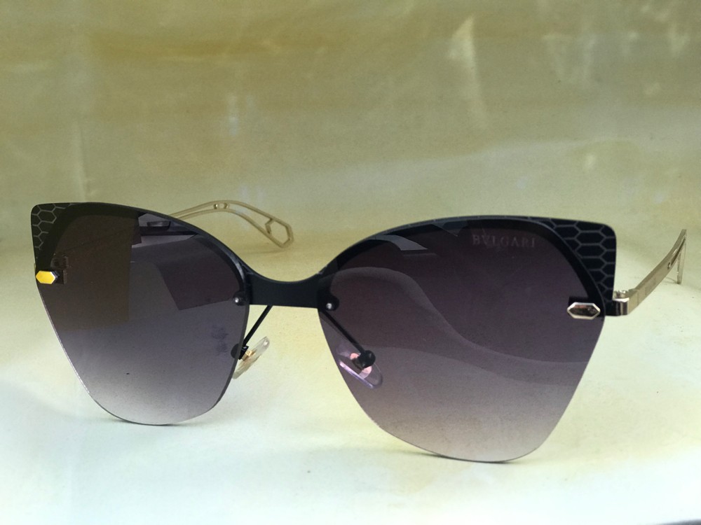 sunglasse in different brands - 1