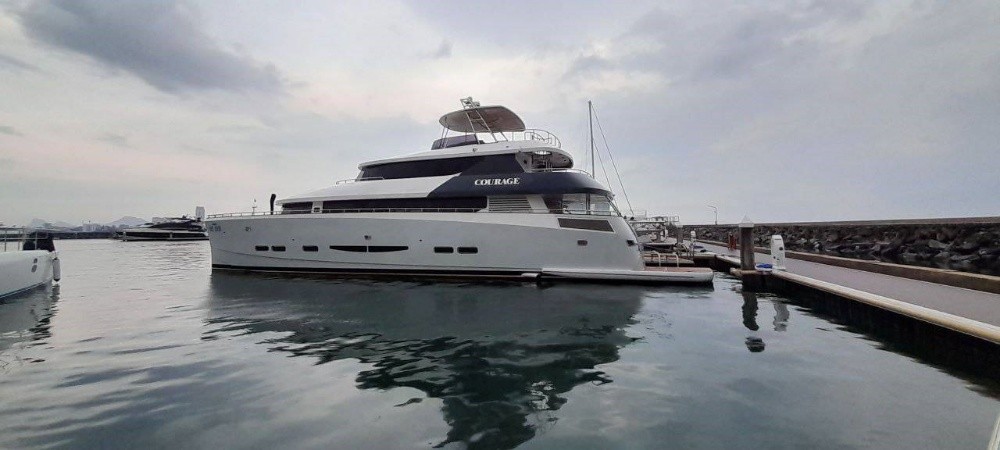 80 ft catamaran - 3