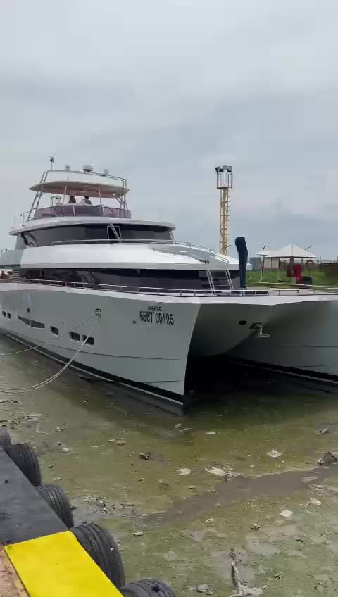 80 ft catamaran - 11