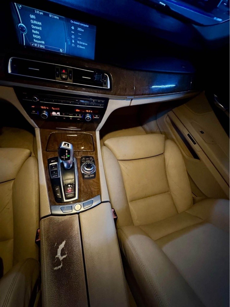 BMW 740Li 2009 / 25k negotiable - 7