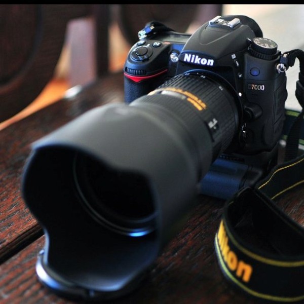 NIKON D7000 Very Good Condition - 1