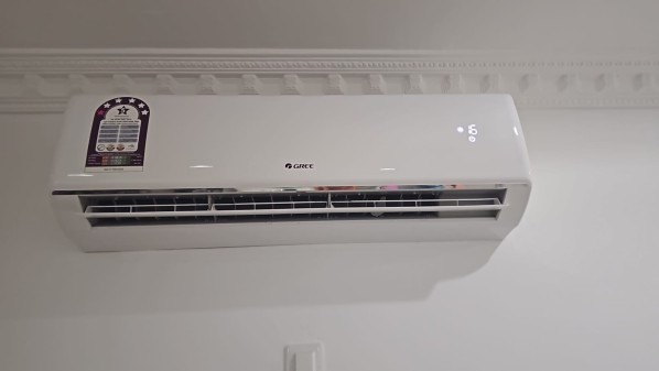 Gree 2Ton Splt For Sell 4pics.. - 1