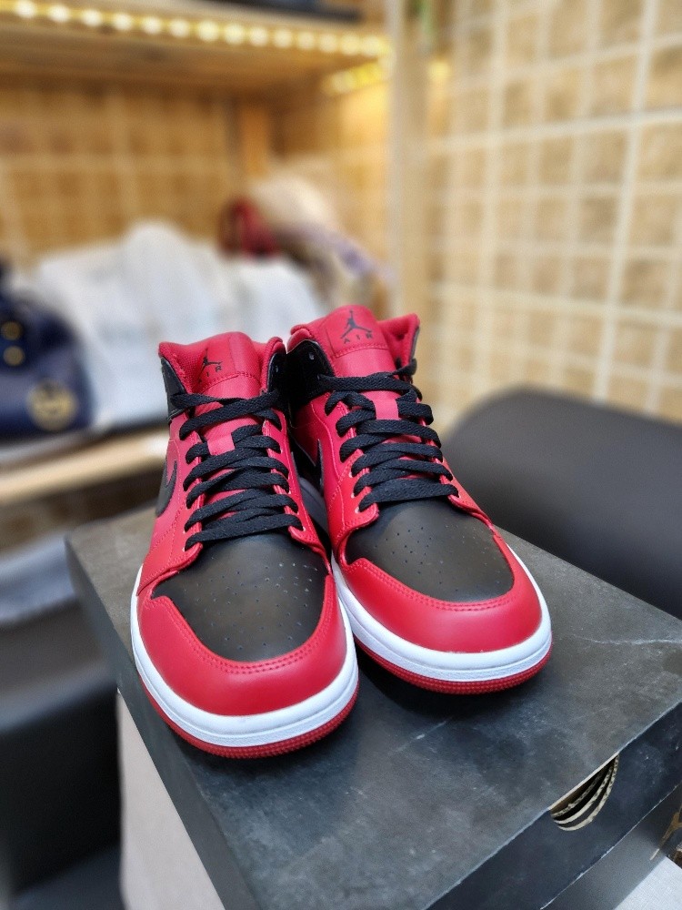 Jordan 1 Reverse Bred size 9.5 - 2