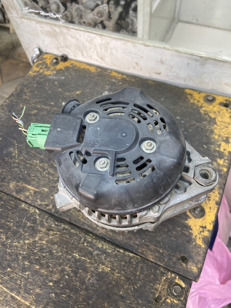 Land Cruiser V6 dynamo    - 3