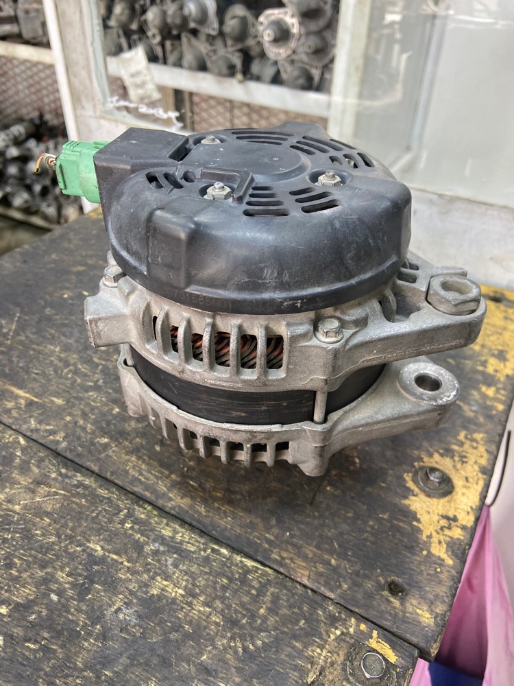 Land Cruiser V6 dynamo    - 4