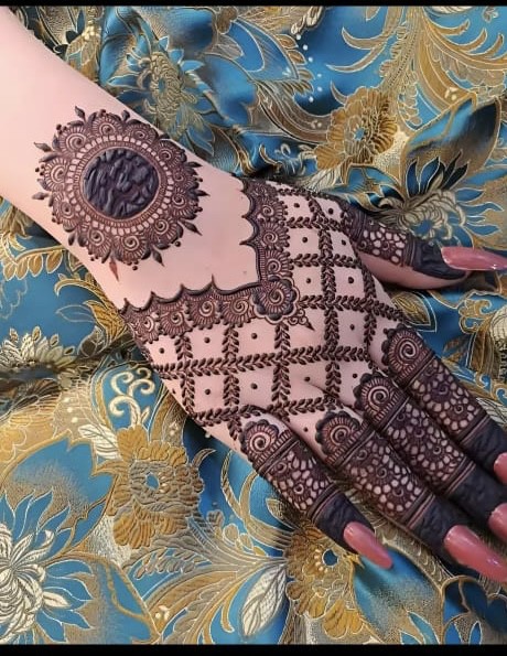 Henna Artist  - 5