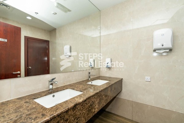 Spacious office for Rent - 4