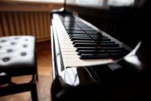 Learn Piano with a Pro! - 1