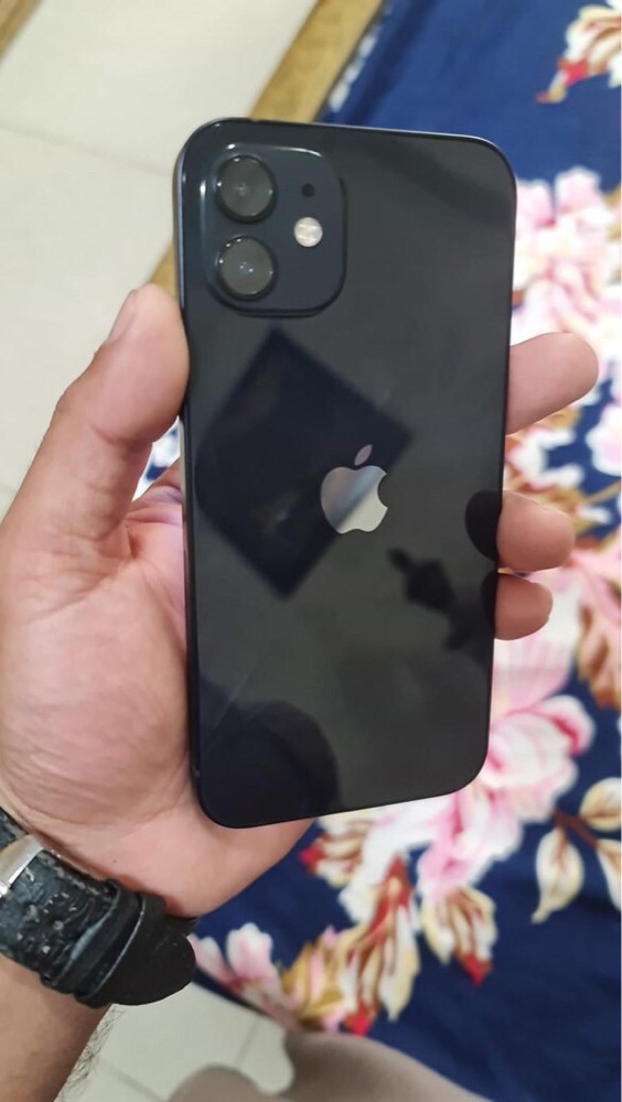 ايفون ١٢ - 1