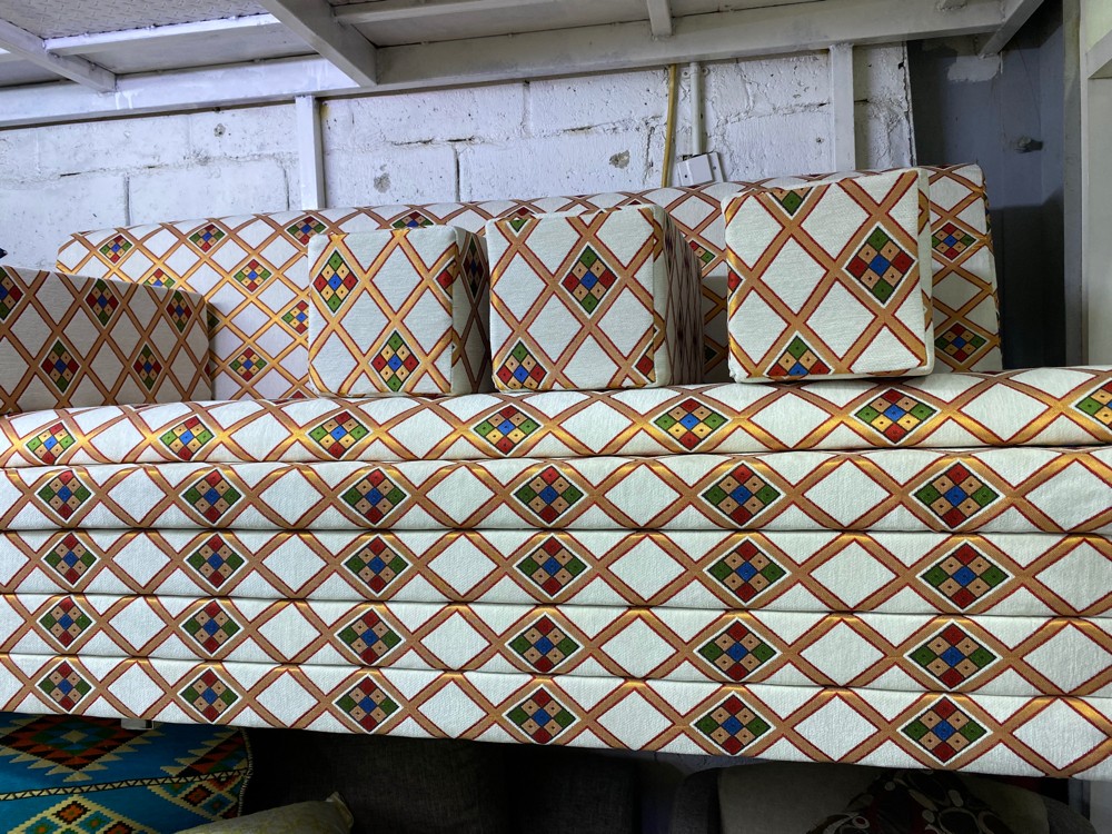 صنع كرسي أريكة جديد وتغيير القماش - 4