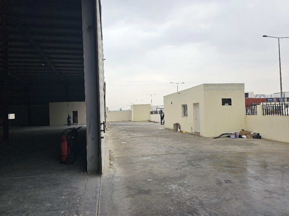 5500 SQM Store in Barkathul Awam - 3