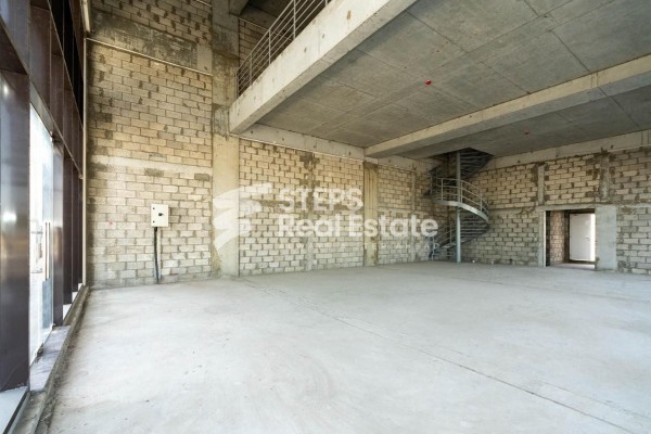 Showroom with Offices for Rent - 8
