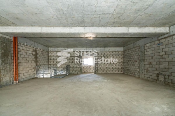 Showroom with Offices for Rent - 7