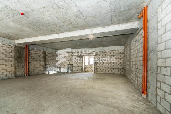 Showroom with Offices for Rent - 14