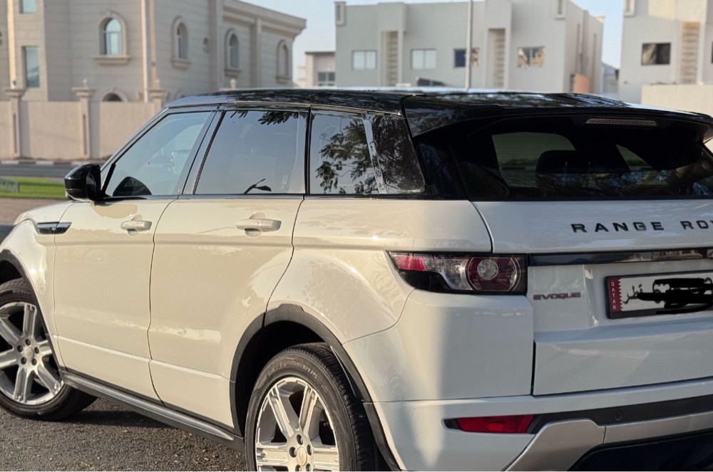 Very Clean Evoque Range Rover - 8