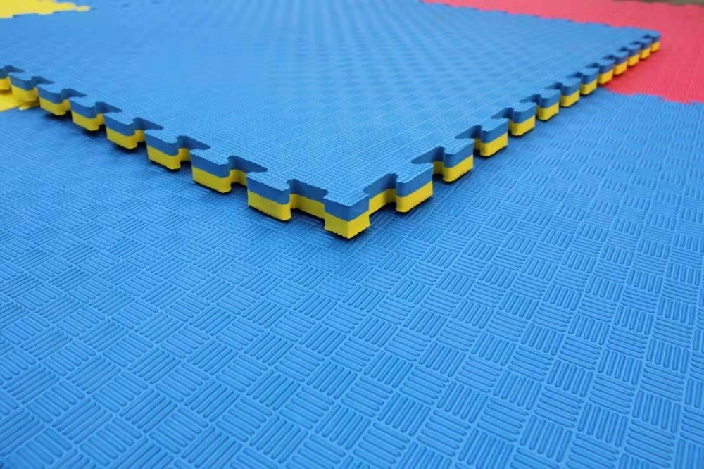 Wall pull up training door bar - 10