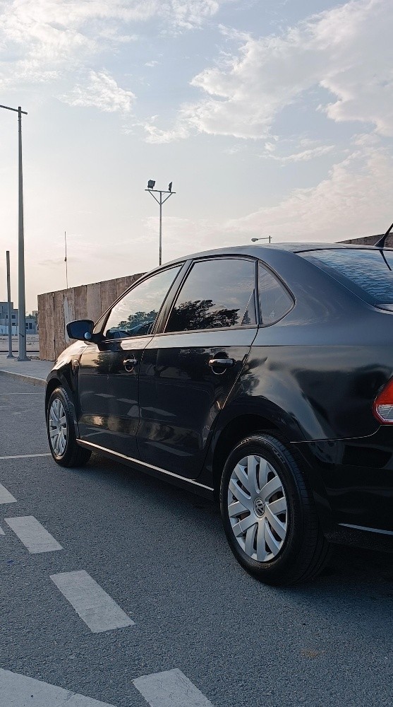 Volkswagen Pollo 2015 Sedan - 1
