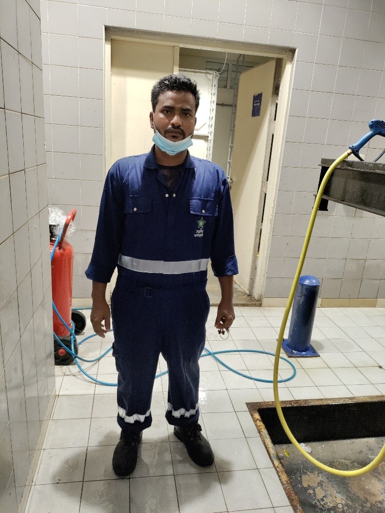 Car wash and office boy - 1