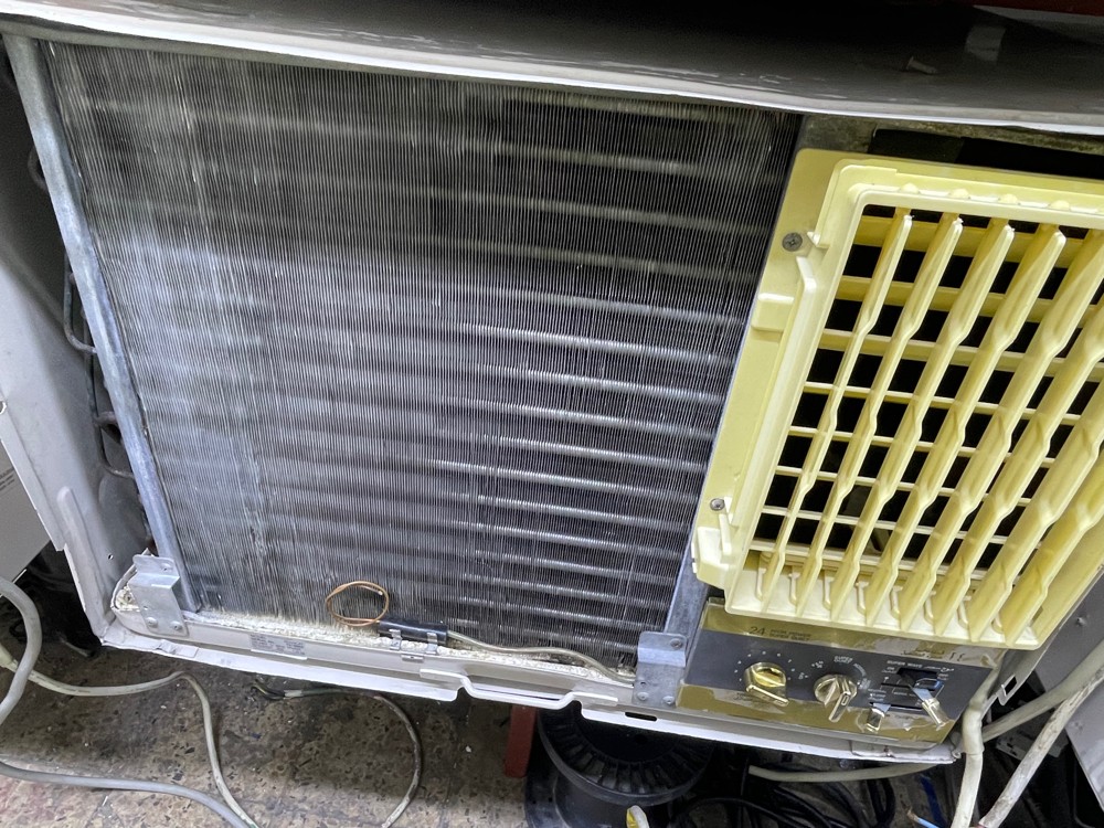 We sell all types windows AC used - 5