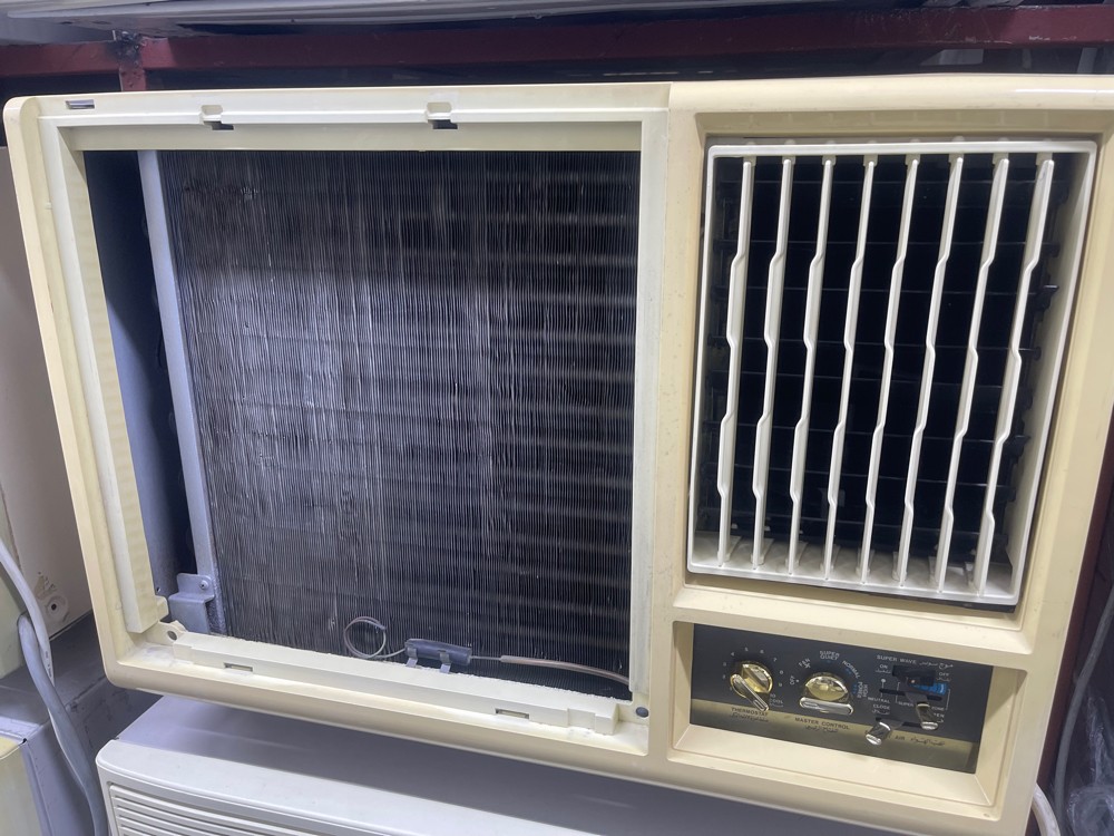 We sell all types windows AC used - 2