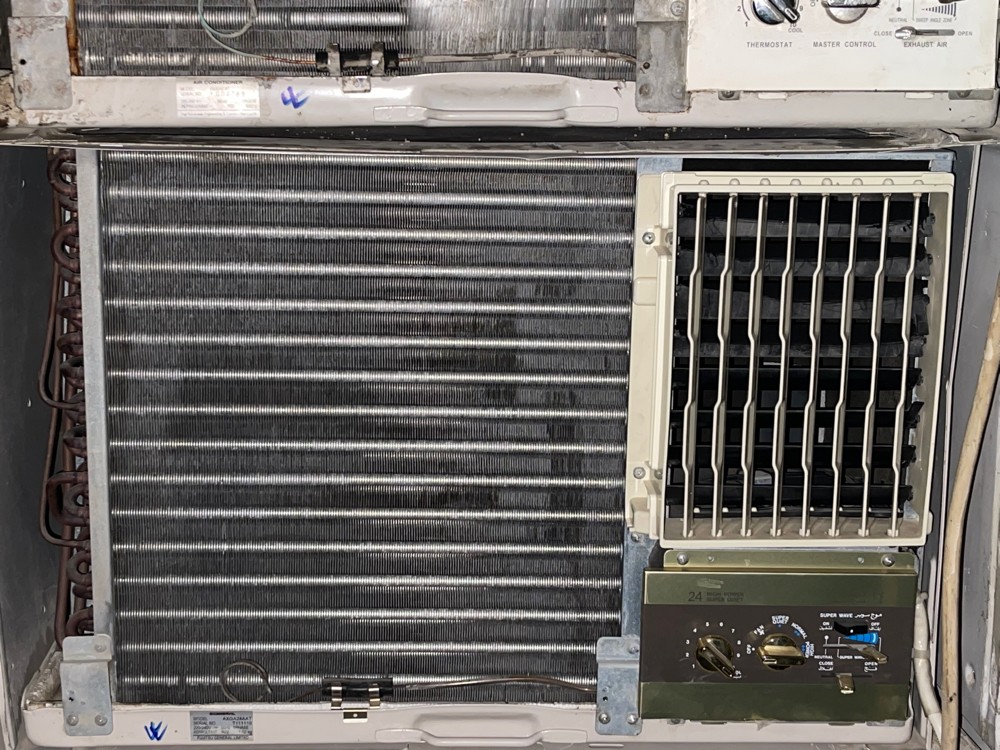 We sell all types windows AC used - 8