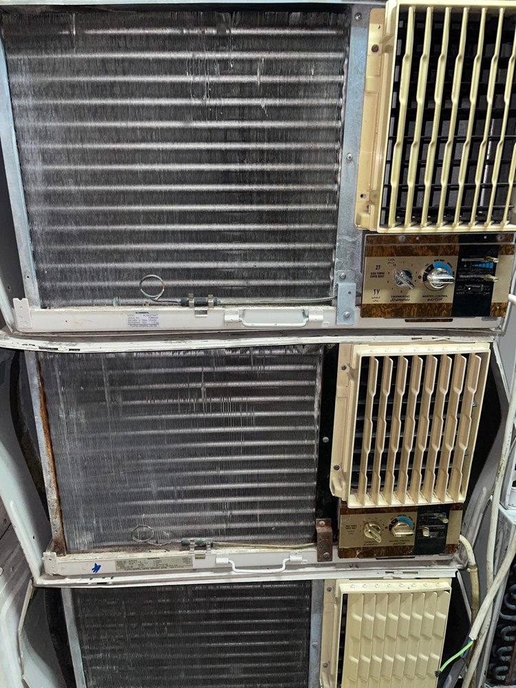 We sell all types windows AC used - 10